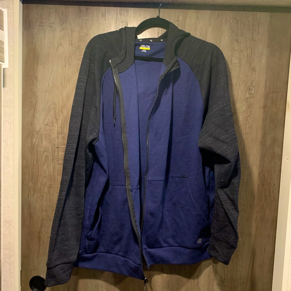 Never been worn men’s hooded zip up jacket